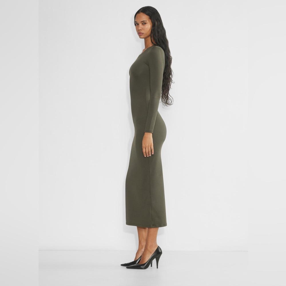 NWT Aritzia Contour Crew Longsleeve Maxi Dress - Picture 3 of 7